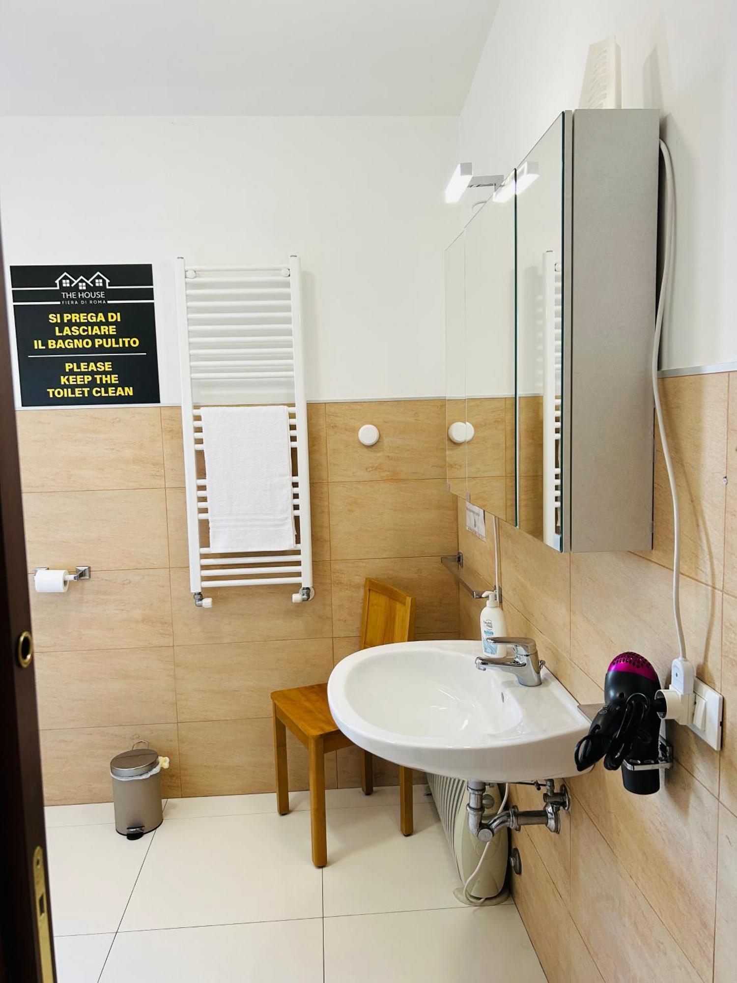 The House Fiera Di Roma Aeroporto Fiumicino Bed & Breakfast Ponte Galeria Dış mekan fotoğraf